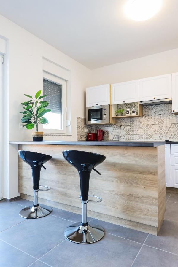 1oak rentals Vir Kültér fotó